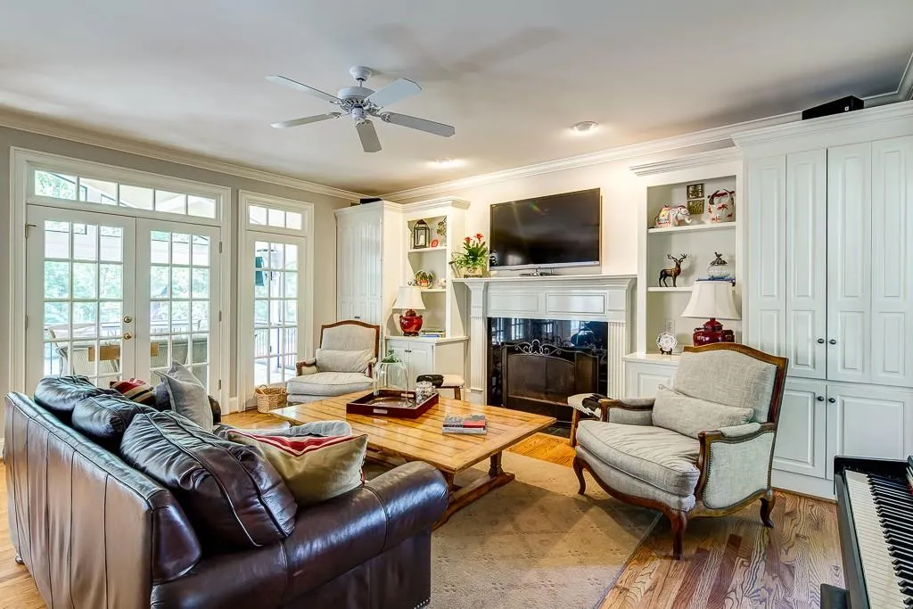 5760 Long Grove Drive, Sandy Springs, Georgia 30328, 5 Bedrooms Bedrooms, ,4 BathroomsBathrooms,Residential,Sold,5760 Long Grove Drive,5692511