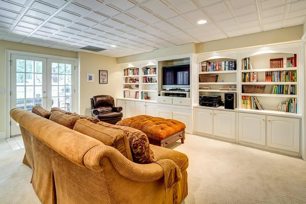 5760 Long Grove Drive, Sandy Springs, Georgia 30328, 5 Bedrooms Bedrooms, ,4 BathroomsBathrooms,Residential,Sold,5760 Long Grove Drive,5692511