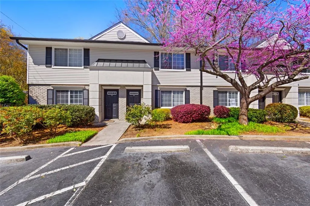 6940 Roswell Road Unit # 25b, Sandy Springs, Georgia 30328, 2 Bedrooms Bedrooms, ,1 BathroomBathrooms,Residential,Sold,6940 Roswell Road Unit # 25b,7361368