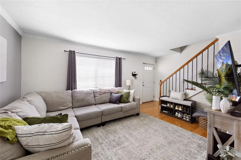 6940 Roswell Road Unit # 25b, Sandy Springs, Georgia 30328, 2 Bedrooms Bedrooms, ,1 BathroomBathrooms,Residential,Sold,6940 Roswell Road Unit # 25b,7361368