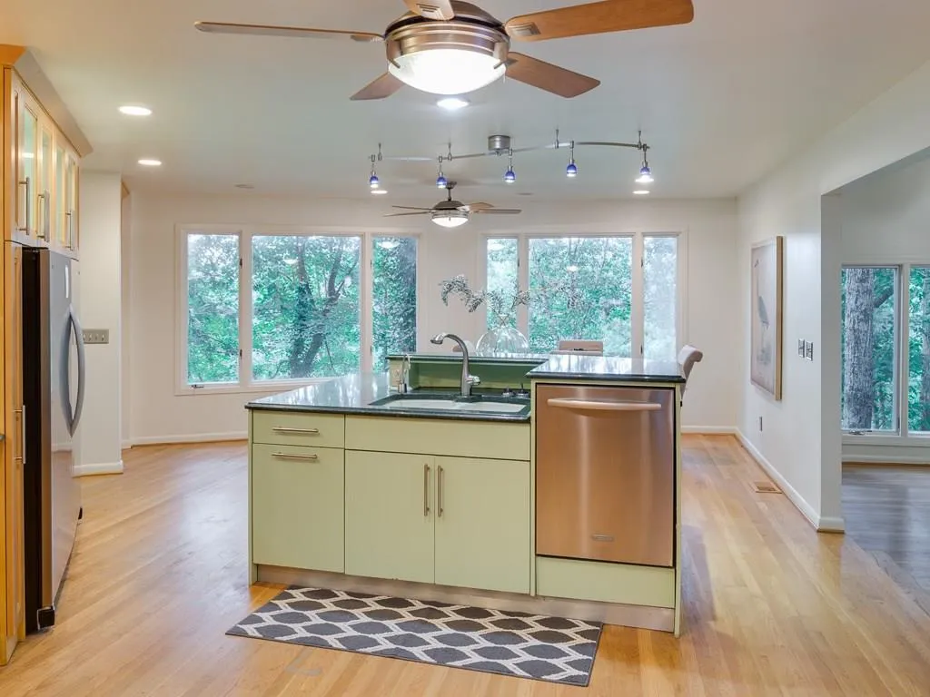 275 Crosstree Lane, Sandy Springs, Georgia 30328, 4 Bedrooms Bedrooms, ,4 BathroomsBathrooms,Residential,Sold,275 Crosstree Lane,6060078