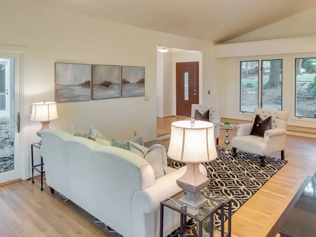 275 Crosstree Lane, Sandy Springs, Georgia 30328, 4 Bedrooms Bedrooms, ,4 BathroomsBathrooms,Residential,Sold,275 Crosstree Lane,6060078
