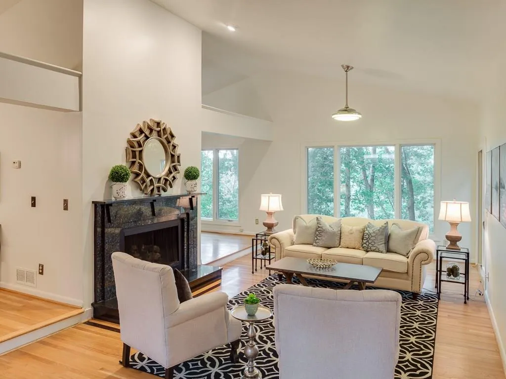 275 Crosstree Lane, Sandy Springs, Georgia 30328, 4 Bedrooms Bedrooms, ,4 BathroomsBathrooms,Residential,Sold,275 Crosstree Lane,6060078