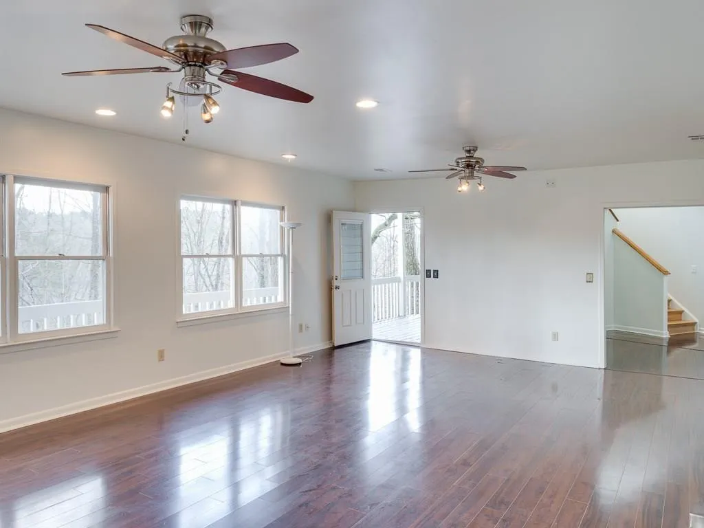 275 Crosstree Lane, Sandy Springs, Georgia 30328, 4 Bedrooms Bedrooms, ,4 BathroomsBathrooms,Residential,Sold,275 Crosstree Lane,6060078