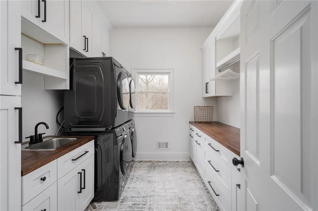 1430 N Harris Ridge, Atlanta, Georgia 30327, 7 Bedrooms Bedrooms, ,7 BathroomsBathrooms,Residential,Sold,1430 N Harris Ridge,6827868