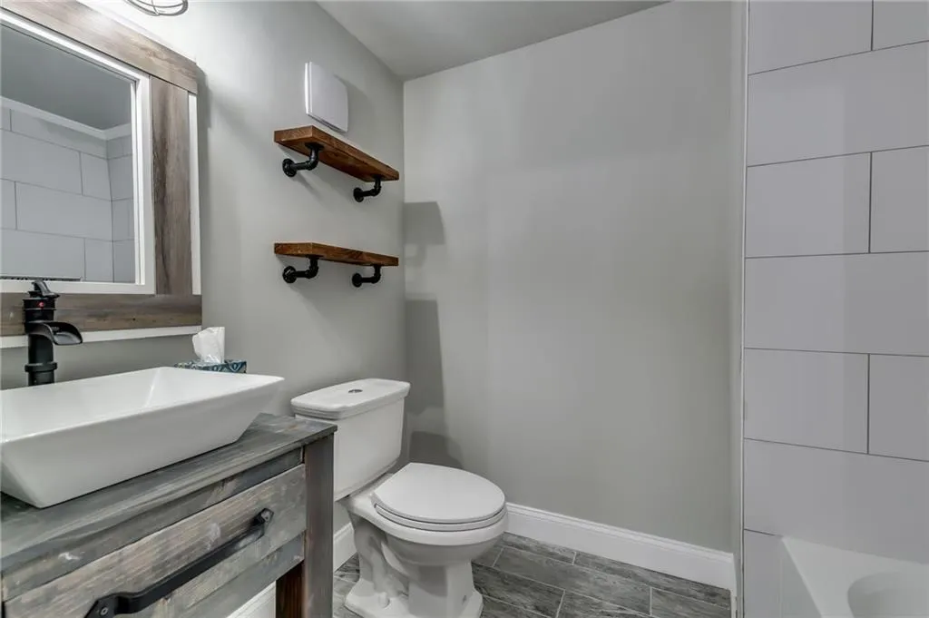 5335 Peachtree Dunwoody Road, Sandy Springs, Georgia 30342, 4 Bedrooms Bedrooms, ,3 BathroomsBathrooms,Residential,Sold,5335 Peachtree Dunwoody Road,7021659