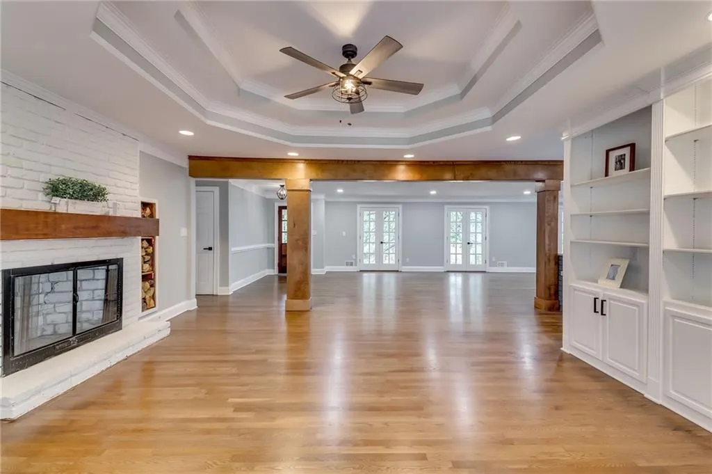 5335 Peachtree Dunwoody Road, Sandy Springs, Georgia 30342, 4 Bedrooms Bedrooms, ,3 BathroomsBathrooms,Residential,Sold,5335 Peachtree Dunwoody Road,7021659