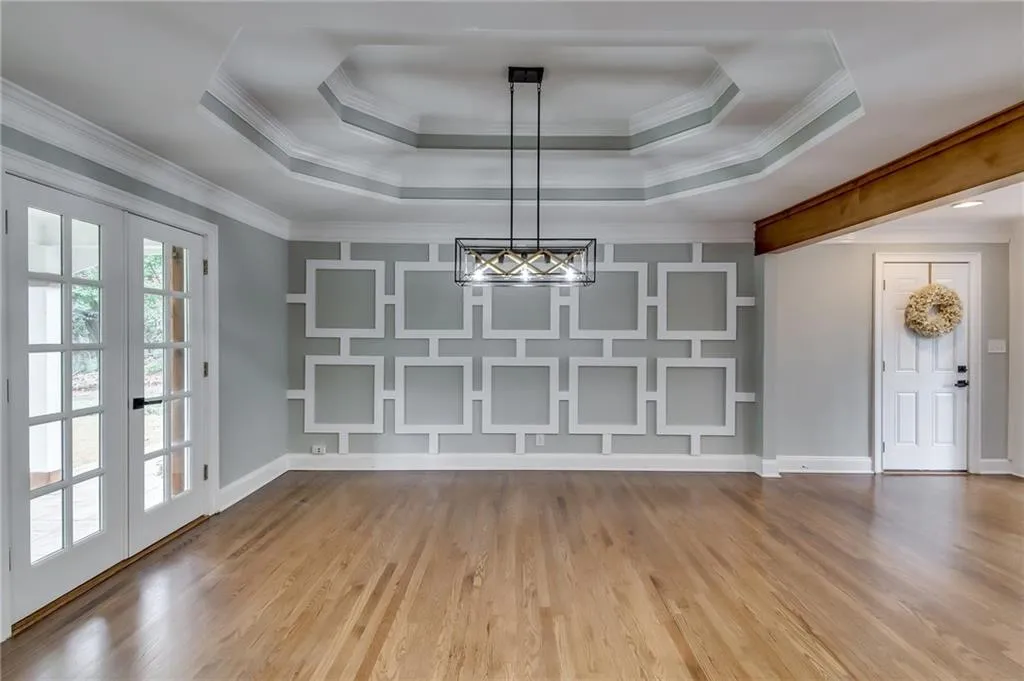 5335 Peachtree Dunwoody Road, Sandy Springs, Georgia 30342, 4 Bedrooms Bedrooms, ,3 BathroomsBathrooms,Residential,Sold,5335 Peachtree Dunwoody Road,7021659