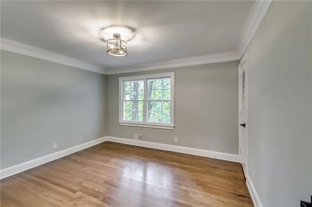 5335 Peachtree Dunwoody Road, Sandy Springs, Georgia 30342, 4 Bedrooms Bedrooms, ,3 BathroomsBathrooms,Residential,Sold,5335 Peachtree Dunwoody Road,7021659