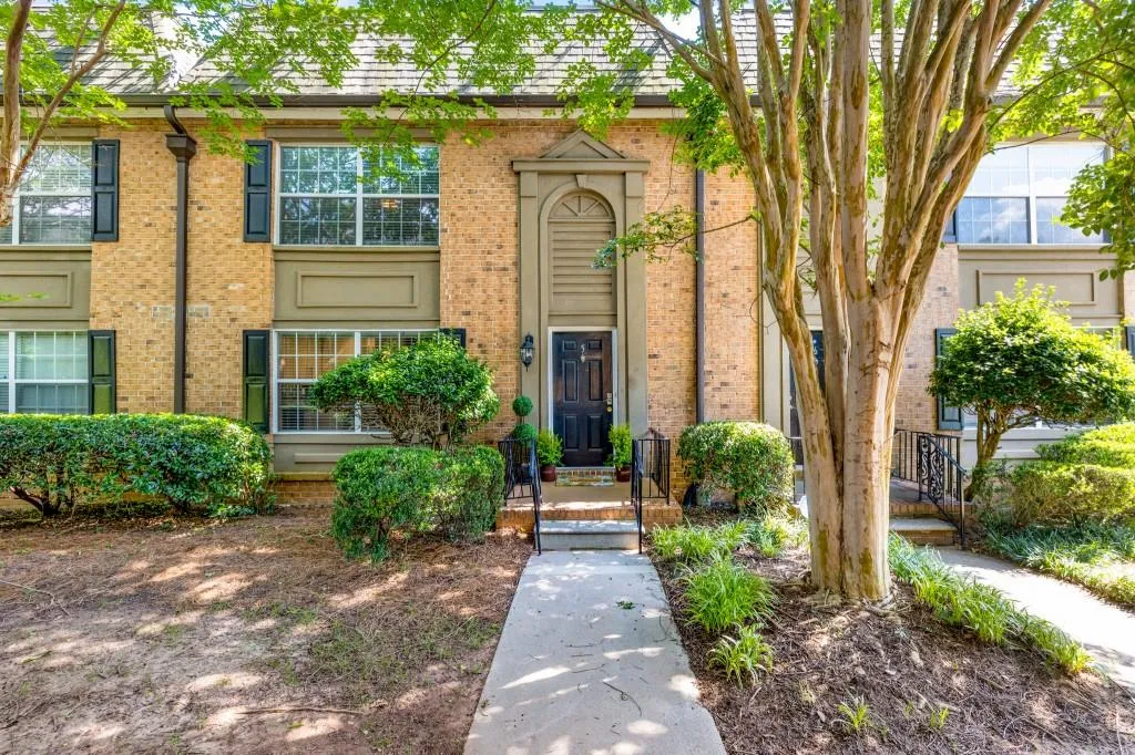 6980 Roswell Road Unit N5, Atlanta, Georgia 30328, 3 Bedrooms Bedrooms, ,2 BathroomsBathrooms,Residential,Sold,6980 Roswell Road Unit N5,7059325