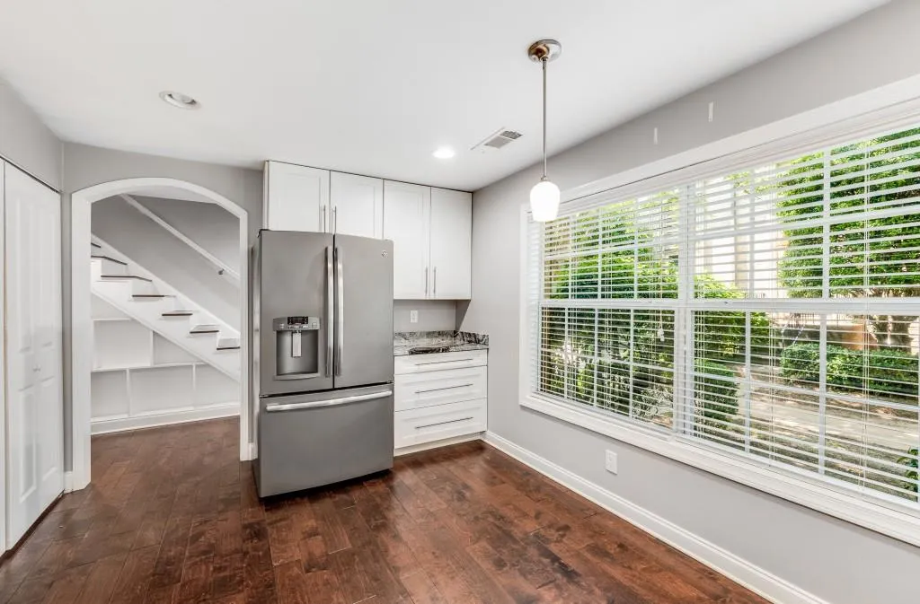 6980 Roswell Road Unit N5, Atlanta, Georgia 30328, 3 Bedrooms Bedrooms, ,2 BathroomsBathrooms,Residential,Sold,6980 Roswell Road Unit N5,7059325
