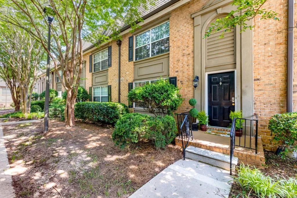 6980 Roswell Road Unit N5, Atlanta, Georgia 30328, 3 Bedrooms Bedrooms, ,2 BathroomsBathrooms,Residential,Sold,6980 Roswell Road Unit N5,7059325