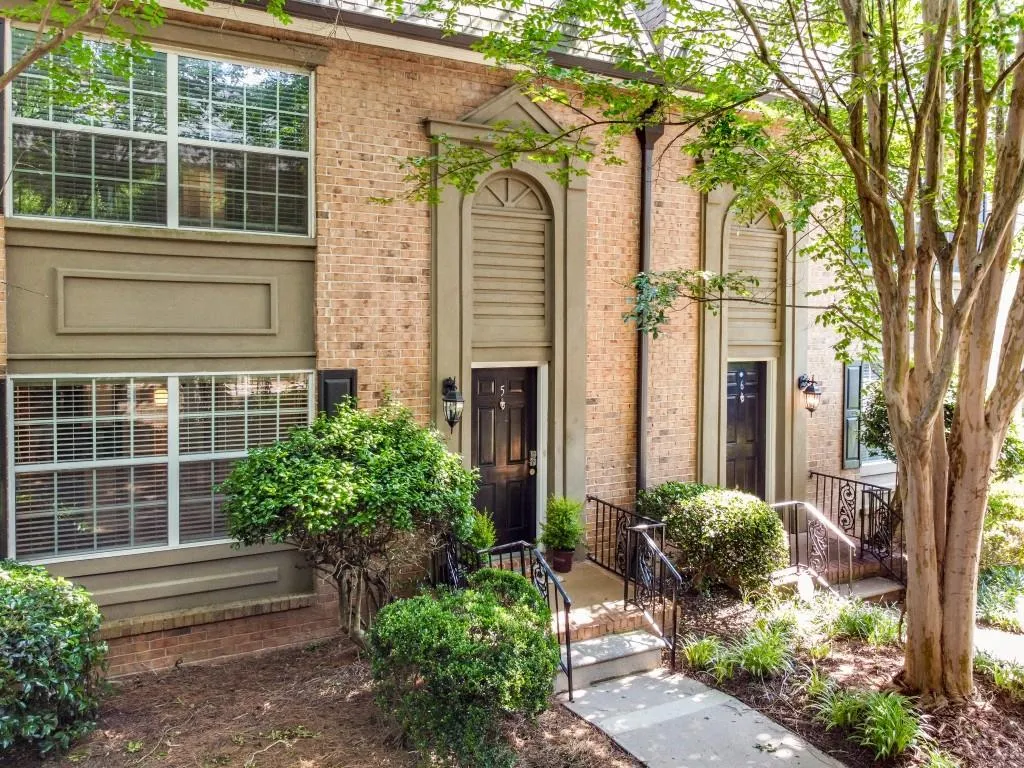 6980 Roswell Road Unit N5, Atlanta, Georgia 30328, 3 Bedrooms Bedrooms, ,2 BathroomsBathrooms,Residential,Sold,6980 Roswell Road Unit N5,7059325