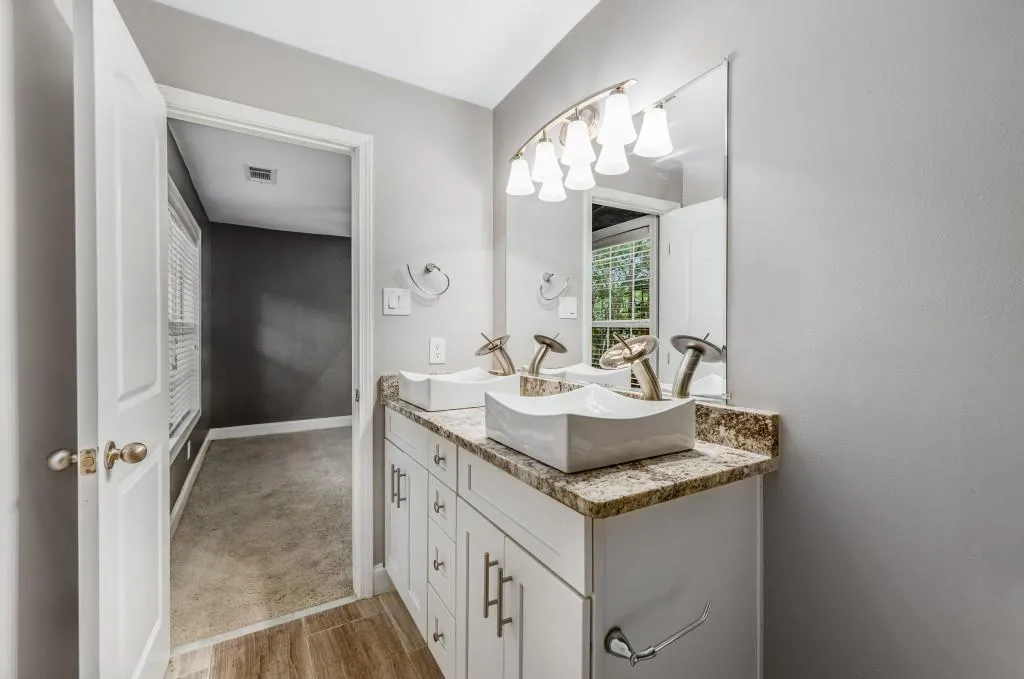 6980 Roswell Road Unit N5, Atlanta, Georgia 30328, 3 Bedrooms Bedrooms, ,2 BathroomsBathrooms,Residential,Sold,6980 Roswell Road Unit N5,7059325