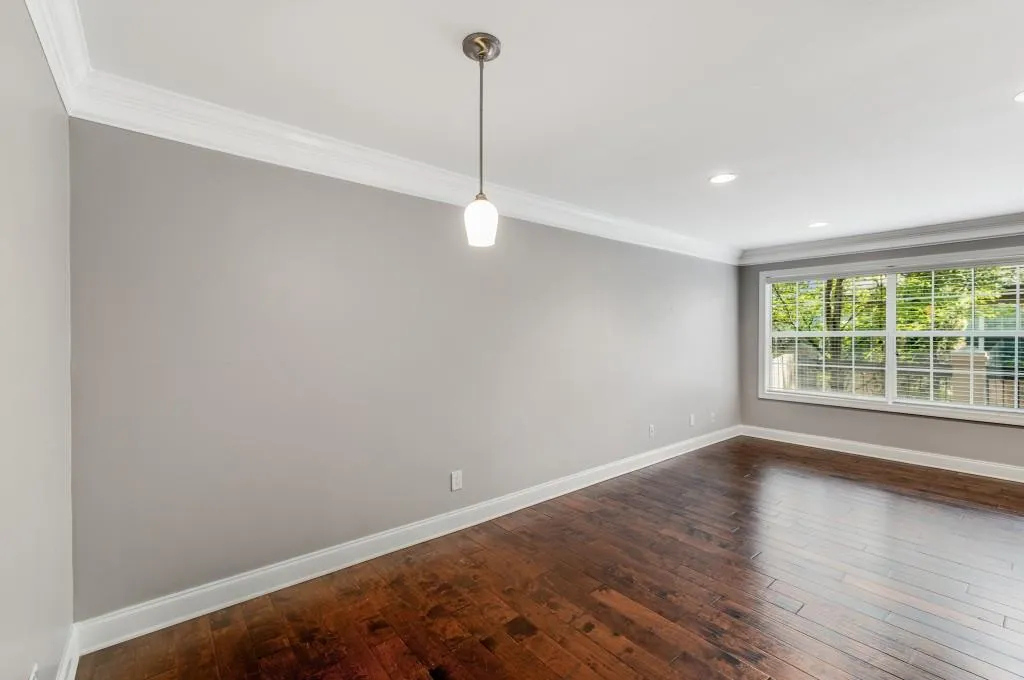 6980 Roswell Road Unit N5, Atlanta, Georgia 30328, 3 Bedrooms Bedrooms, ,2 BathroomsBathrooms,Residential,Sold,6980 Roswell Road Unit N5,7059325