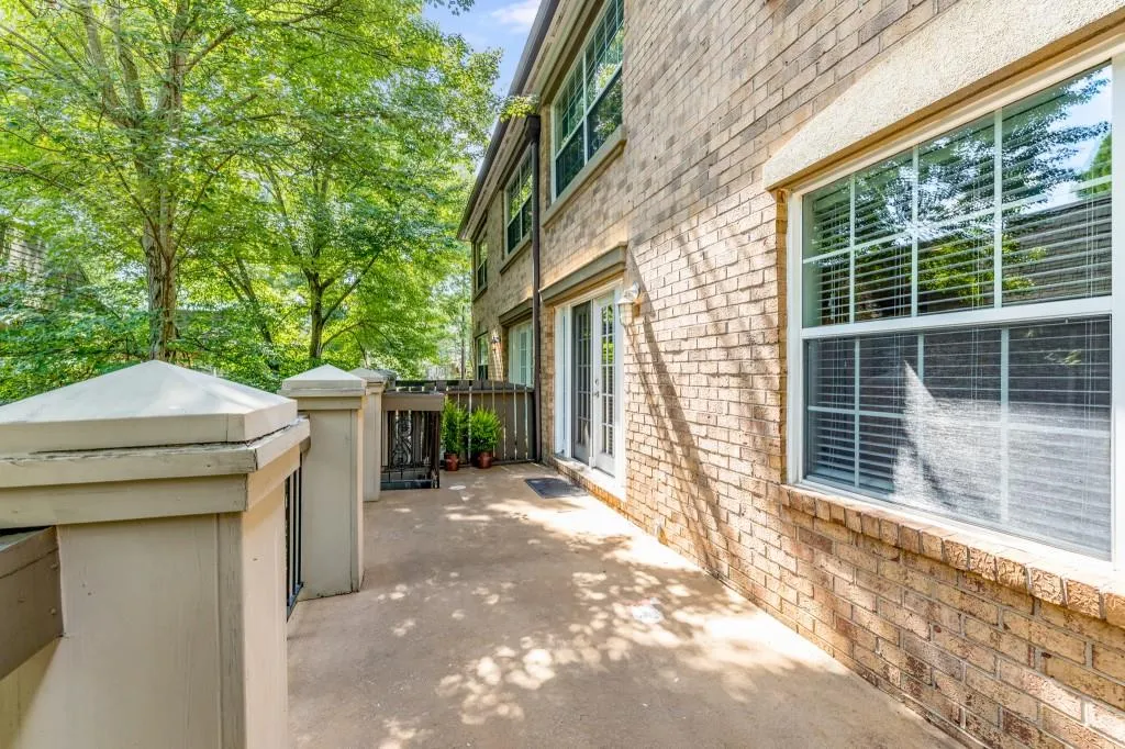 6980 Roswell Road Unit N5, Atlanta, Georgia 30328, 3 Bedrooms Bedrooms, ,2 BathroomsBathrooms,Residential,Sold,6980 Roswell Road Unit N5,7059325