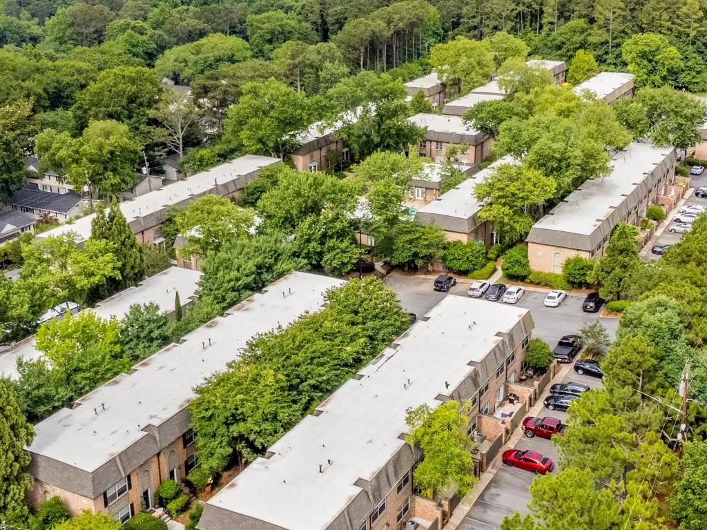 6980 Roswell Road Unit N5, Atlanta, Georgia 30328, 3 Bedrooms Bedrooms, ,2 BathroomsBathrooms,Residential,Sold,6980 Roswell Road Unit N5,7059325