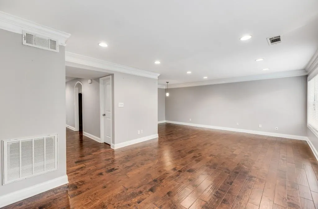 6980 Roswell Road Unit N5, Atlanta, Georgia 30328, 3 Bedrooms Bedrooms, ,2 BathroomsBathrooms,Residential,Sold,6980 Roswell Road Unit N5,7059325