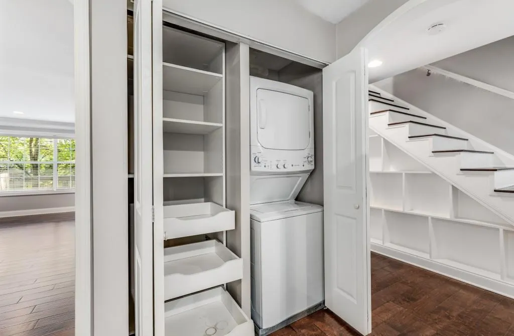 6980 Roswell Road Unit N5, Atlanta, Georgia 30328, 3 Bedrooms Bedrooms, ,2 BathroomsBathrooms,Residential,Sold,6980 Roswell Road Unit N5,7059325
