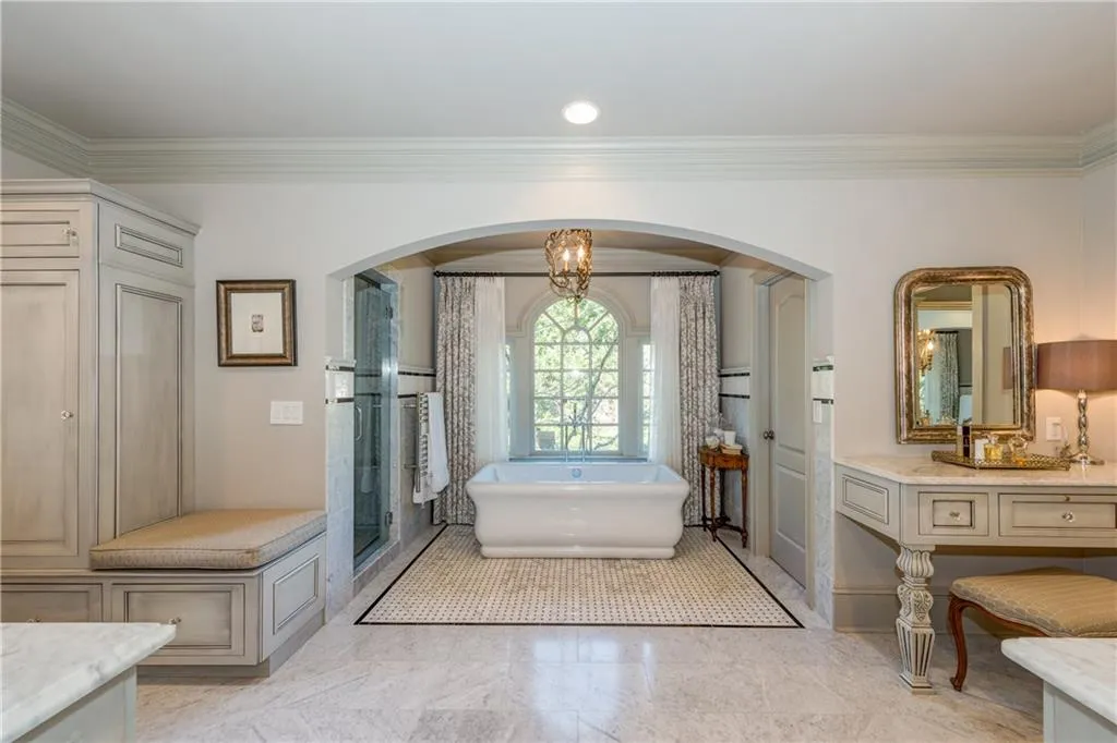 4941 Long Island Drive Nw, Sandy Springs, Georgia 30327, 5 Bedrooms Bedrooms, ,4 BathroomsBathrooms,Residential,Sold,4941 Long Island Drive Nw,5799594