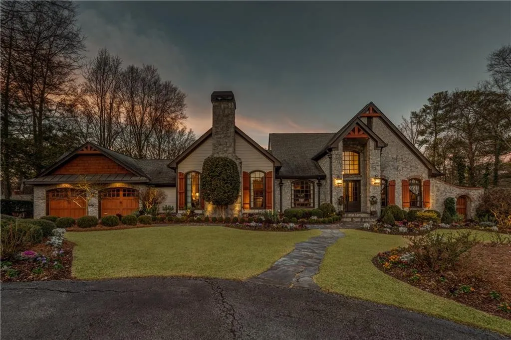 4941 Long Island Drive Nw, Sandy Springs, Georgia 30327, 5 Bedrooms Bedrooms, ,4 BathroomsBathrooms,Residential,Sold,4941 Long Island Drive Nw,5799594