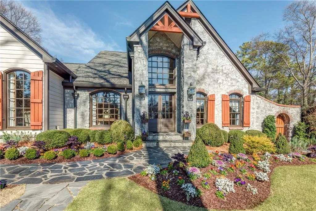 4941 Long Island Drive Nw, Sandy Springs, Georgia 30327, 5 Bedrooms Bedrooms, ,4 BathroomsBathrooms,Residential,Sold,4941 Long Island Drive Nw,5799594