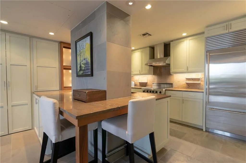 145 15th Street Ne Unit 435, Atlanta, Georgia 30309, 2 Bedrooms Bedrooms, ,2 BathroomsBathrooms,Residential,Sold,145 15th Street Ne Unit 435,6092843