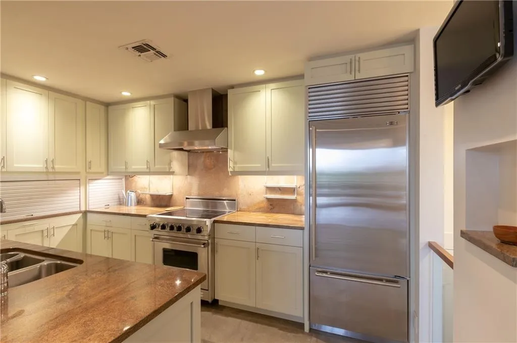 145 15th Street Ne Unit 435, Atlanta, Georgia 30309, 2 Bedrooms Bedrooms, ,2 BathroomsBathrooms,Residential,Sold,145 15th Street Ne Unit 435,6092843