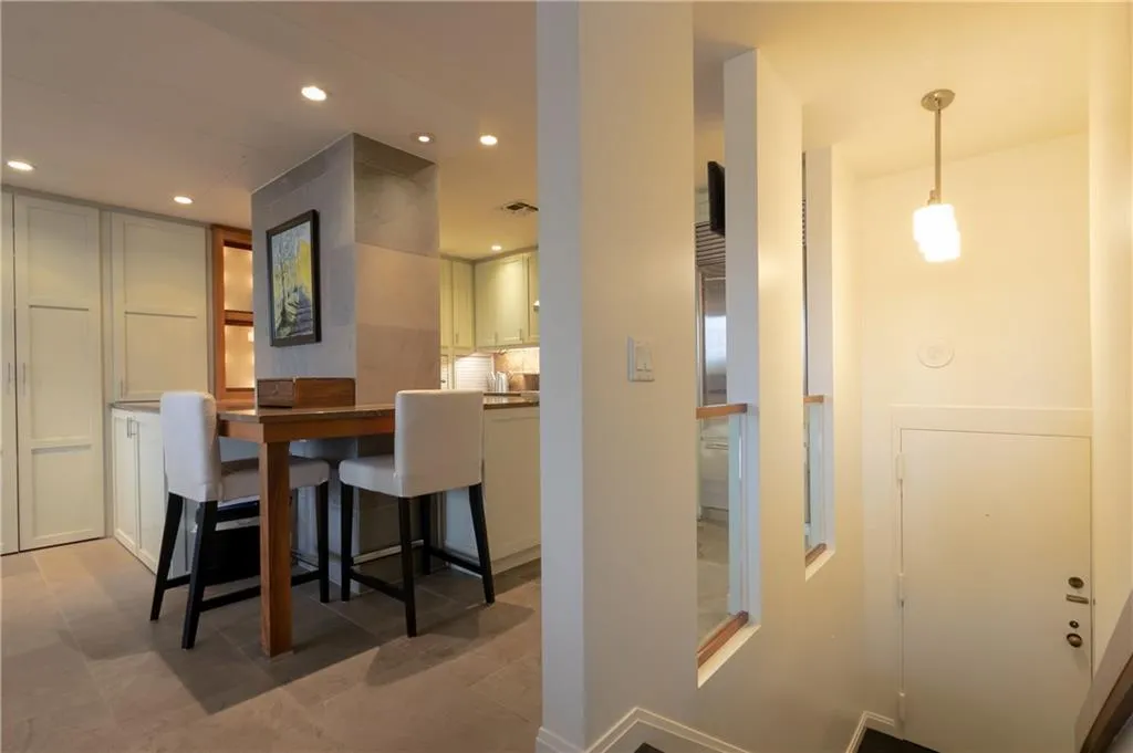 145 15th Street Ne Unit 435, Atlanta, Georgia 30309, 2 Bedrooms Bedrooms, ,2 BathroomsBathrooms,Residential,Sold,145 15th Street Ne Unit 435,6092843