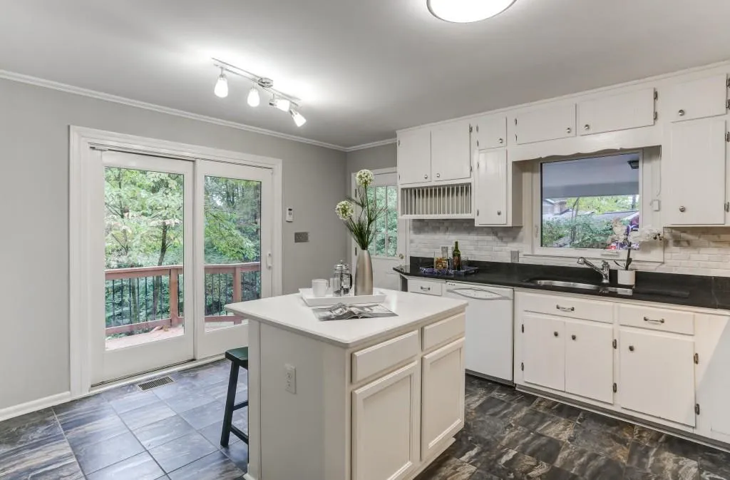 6630 Williamson Drive, Atlanta, Georgia 30328, 4 Bedrooms Bedrooms, ,3 BathroomsBathrooms,Residential,Sold,6630 Williamson Drive,6796597