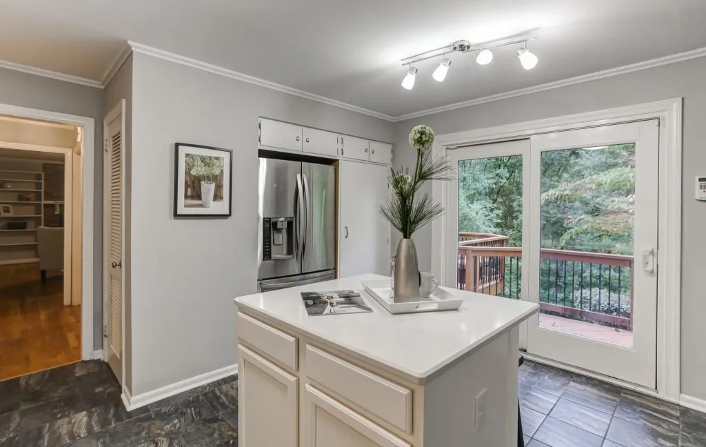 6630 Williamson Drive, Atlanta, Georgia 30328, 4 Bedrooms Bedrooms, ,3 BathroomsBathrooms,Residential,Sold,6630 Williamson Drive,6796597