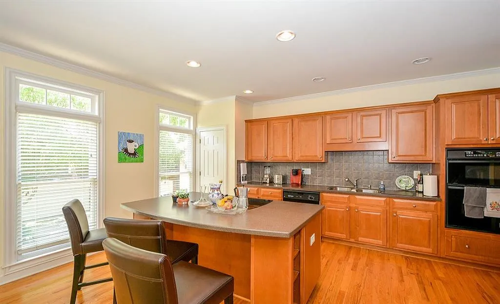 23 Carrington Way, Sandy Springs, Georgia 30328, 3 Bedrooms Bedrooms, ,3 BathroomsBathrooms,Residential,Sold,23 Carrington Way,5912914