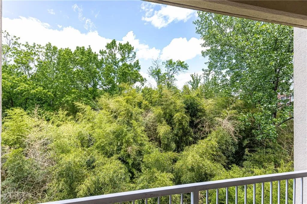 211 Colonial Homes Drive Nw Unit 2203, Atlanta, Georgia 30309, 2 Bedrooms Bedrooms, ,2 BathroomsBathrooms,Residential,For Sale,211 Colonial Homes Drive Nw Unit 2203,7574097