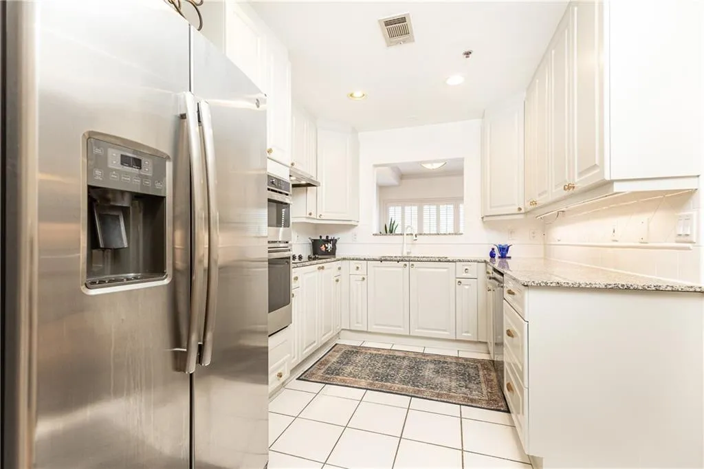 211 Colonial Homes Drive Nw Unit 2203, Atlanta, Georgia 30309, 2 Bedrooms Bedrooms, ,2 BathroomsBathrooms,Residential,For Sale,211 Colonial Homes Drive Nw Unit 2203,7574097