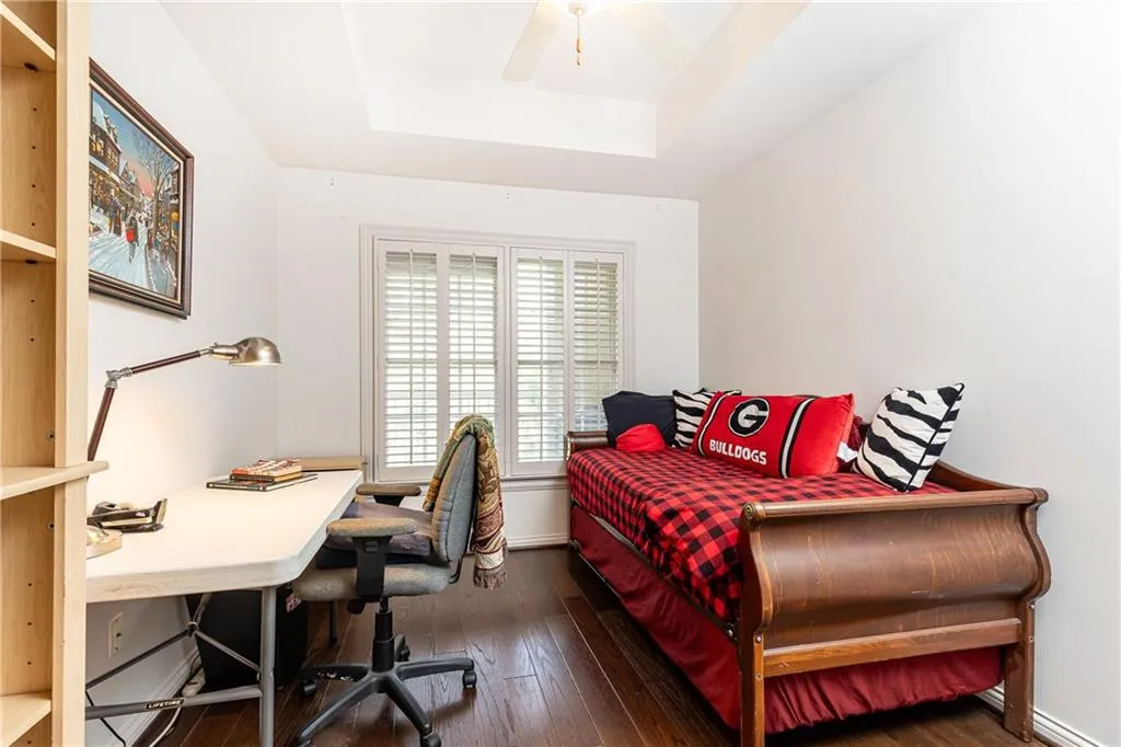 211 Colonial Homes Drive Nw Unit 2203, Atlanta, Georgia 30309, 2 Bedrooms Bedrooms, ,2 BathroomsBathrooms,Residential,For Sale,211 Colonial Homes Drive Nw Unit 2203,7574097
