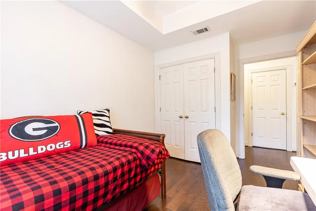 211 Colonial Homes Drive Nw Unit 2203, Atlanta, Georgia 30309, 2 Bedrooms Bedrooms, ,2 BathroomsBathrooms,Residential,For Sale,211 Colonial Homes Drive Nw Unit 2203,7574097