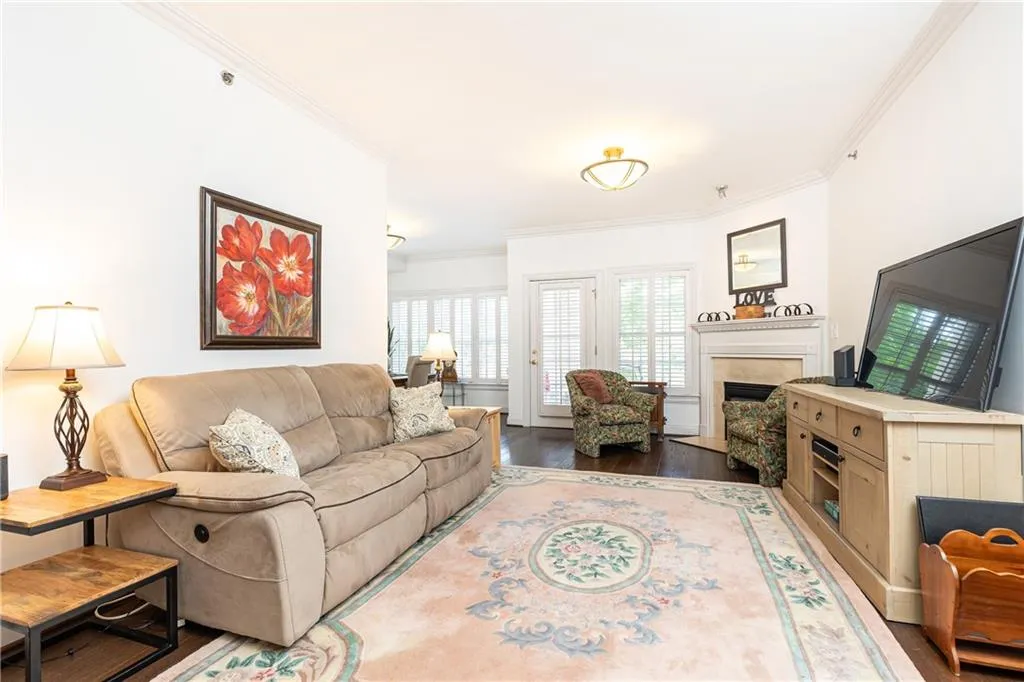 211 Colonial Homes Drive Nw Unit 2203, Atlanta, Georgia 30309, 2 Bedrooms Bedrooms, ,2 BathroomsBathrooms,Residential,For Sale,211 Colonial Homes Drive Nw Unit 2203,7574097