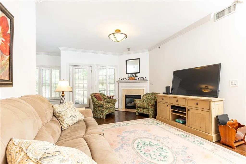 211 Colonial Homes Drive Nw Unit 2203, Atlanta, Georgia 30309, 2 Bedrooms Bedrooms, ,2 BathroomsBathrooms,Residential,For Sale,211 Colonial Homes Drive Nw Unit 2203,7574097