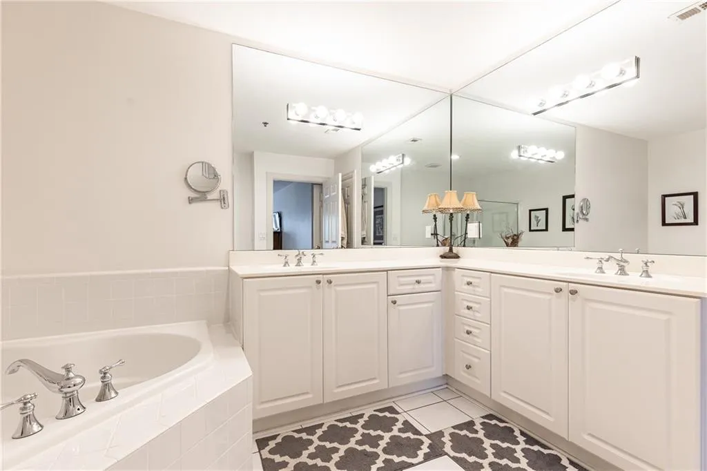 211 Colonial Homes Drive Nw Unit 2203, Atlanta, Georgia 30309, 2 Bedrooms Bedrooms, ,2 BathroomsBathrooms,Residential,For Sale,211 Colonial Homes Drive Nw Unit 2203,7574097