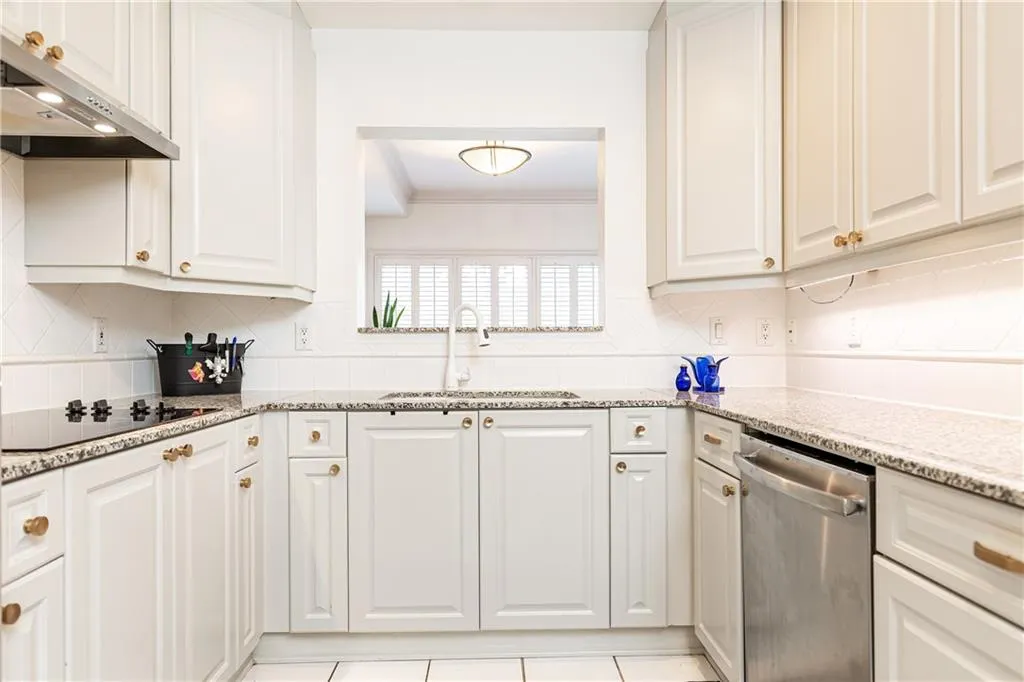 211 Colonial Homes Drive Nw Unit 2203, Atlanta, Georgia 30309, 2 Bedrooms Bedrooms, ,2 BathroomsBathrooms,Residential,For Sale,211 Colonial Homes Drive Nw Unit 2203,7574097