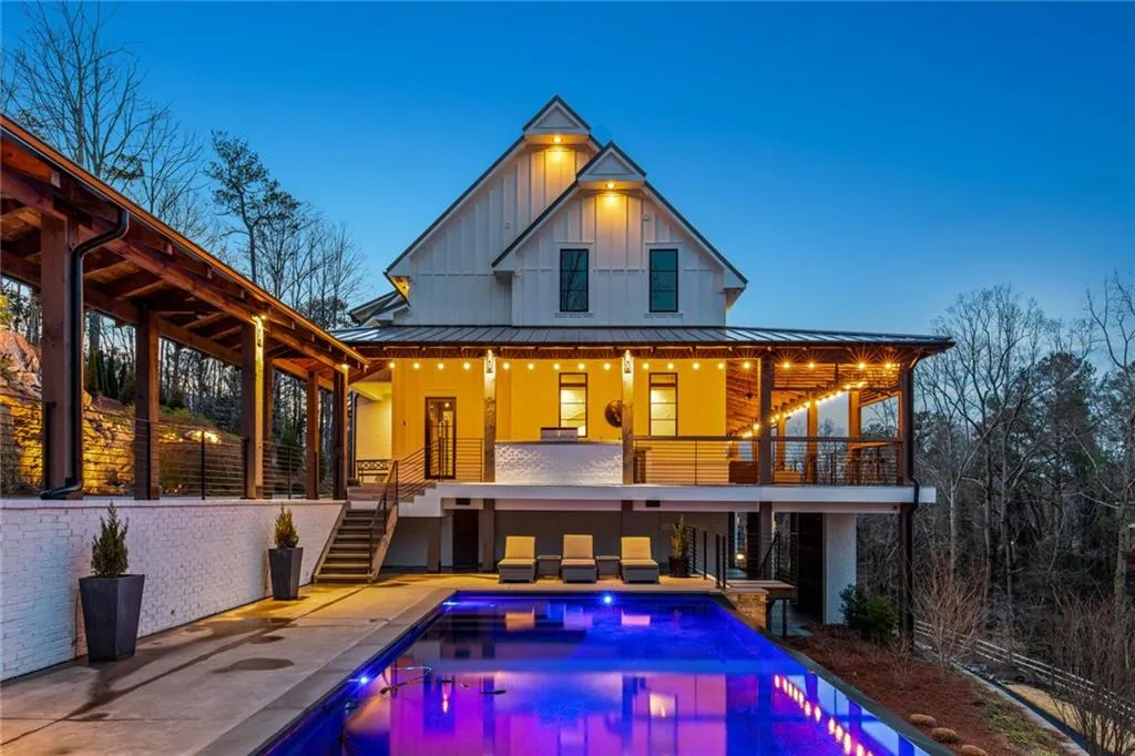 5400 Lake Forrest Drive Nw, Sandy Springs, Georgia 30342, 6 Bedrooms Bedrooms, ,8 BathroomsBathrooms,Residential,Sold,5400 Lake Forrest Drive Nw,7106513