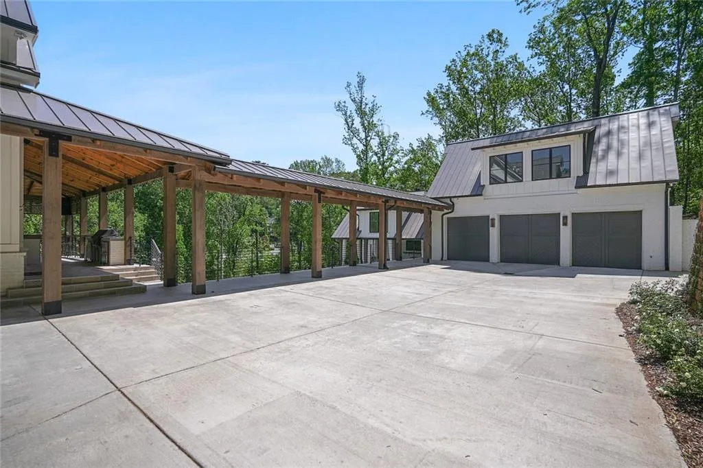 5400 Lake Forrest Drive Nw, Sandy Springs, Georgia 30342, 6 Bedrooms Bedrooms, ,8 BathroomsBathrooms,Residential,Sold,5400 Lake Forrest Drive Nw,7106513
