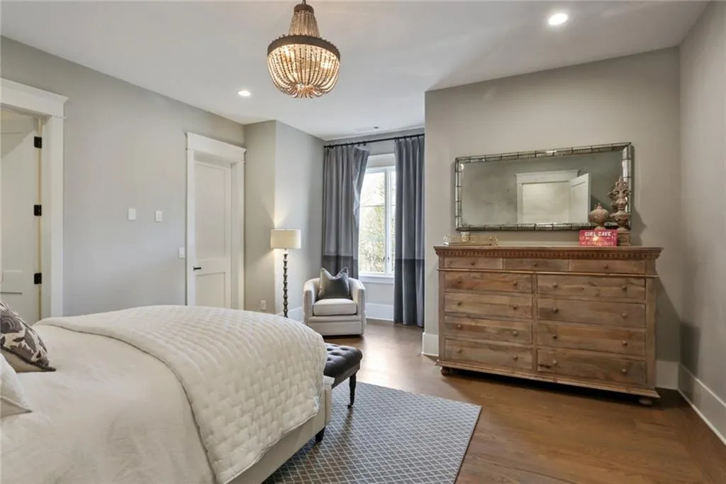 5400 Lake Forrest Drive Nw, Sandy Springs, Georgia 30342, 6 Bedrooms Bedrooms, ,8 BathroomsBathrooms,Residential,Sold,5400 Lake Forrest Drive Nw,7106513