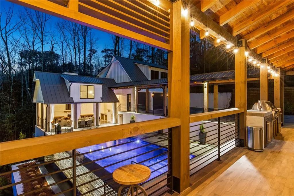 5400 Lake Forrest Drive Nw, Sandy Springs, Georgia 30342, 6 Bedrooms Bedrooms, ,8 BathroomsBathrooms,Residential,Sold,5400 Lake Forrest Drive Nw,7106513