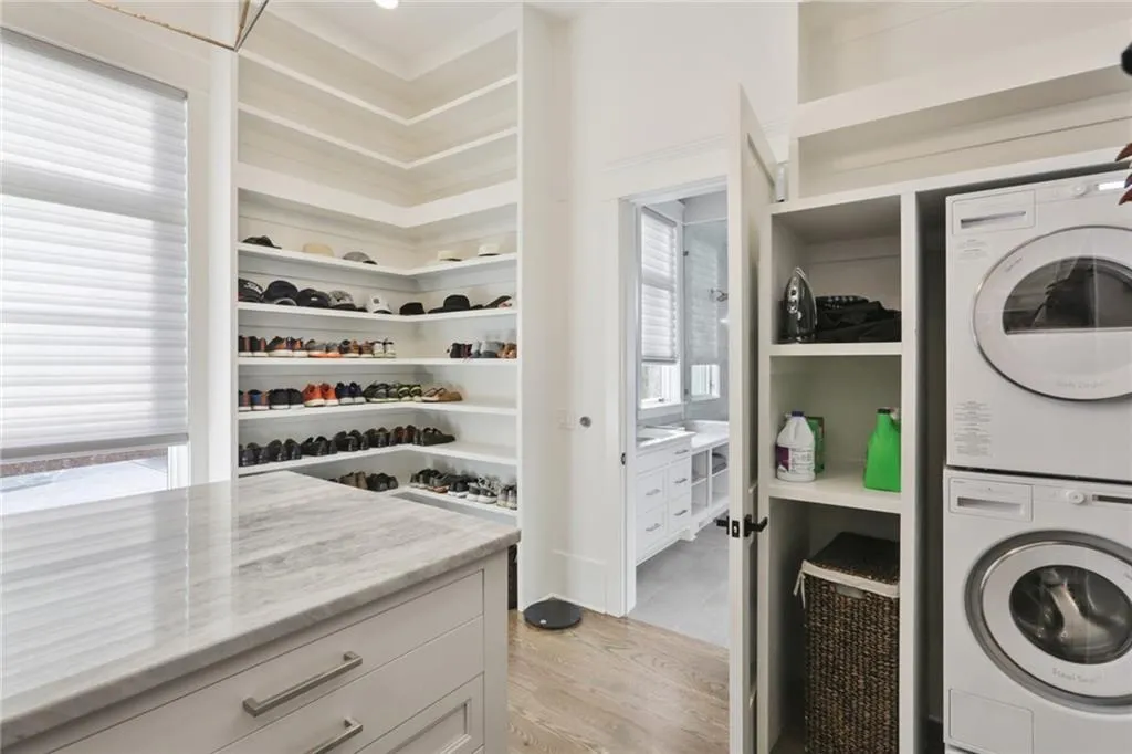 5400 Lake Forrest Drive Nw, Sandy Springs, Georgia 30342, 6 Bedrooms Bedrooms, ,8 BathroomsBathrooms,Residential,Sold,5400 Lake Forrest Drive Nw,7106513