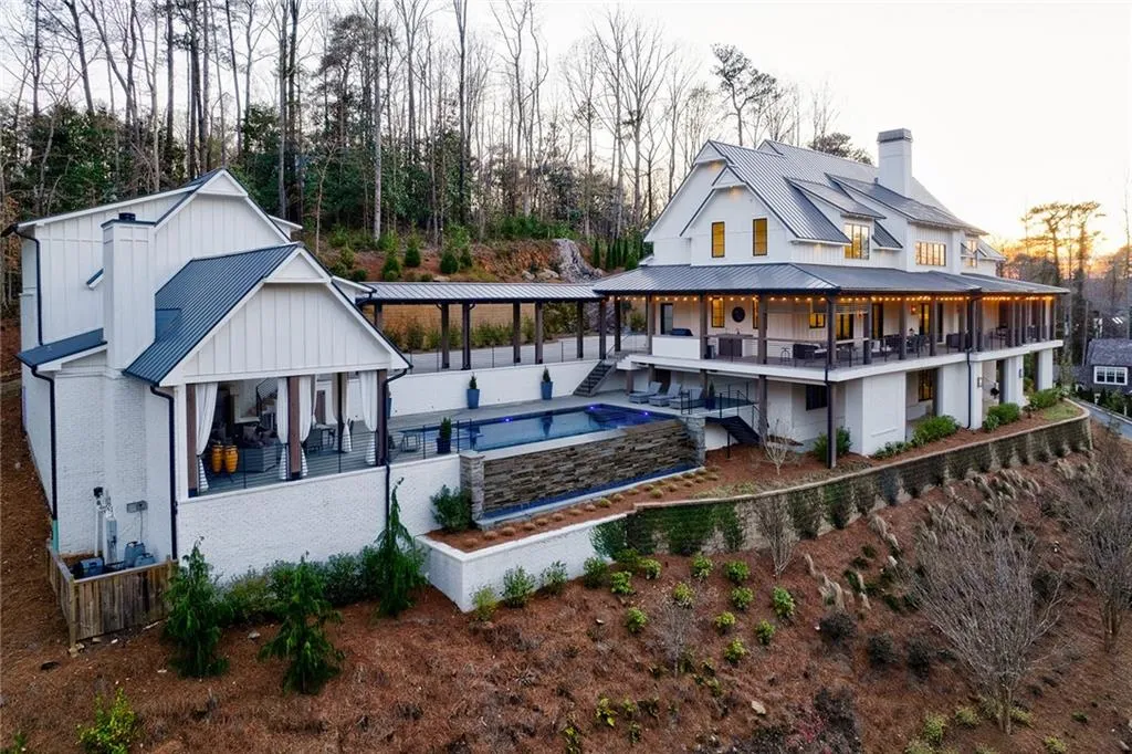 5400 Lake Forrest Drive Nw, Sandy Springs, Georgia 30342, 6 Bedrooms Bedrooms, ,8 BathroomsBathrooms,Residential,Sold,5400 Lake Forrest Drive Nw,7106513