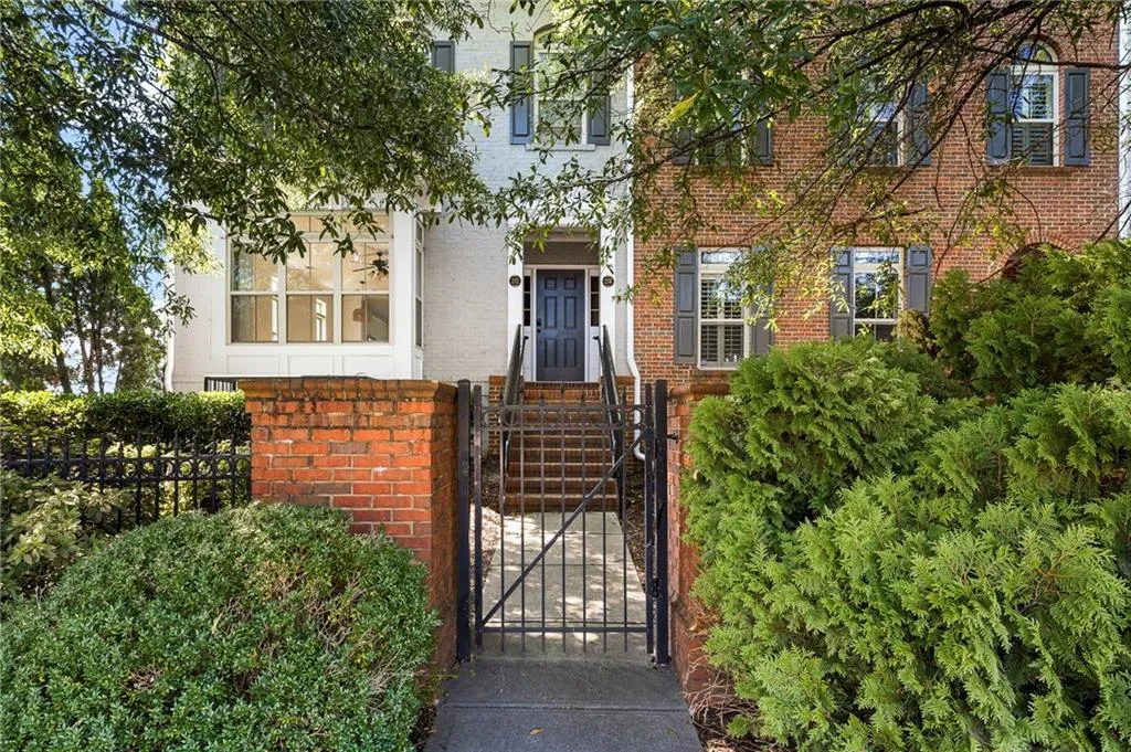 272 Le Gran Bend, Atlanta, Georgia 30328, 2 Bedrooms Bedrooms, ,2 BathroomsBathrooms,Residential,Sold,272 Le Gran Bend,7447293