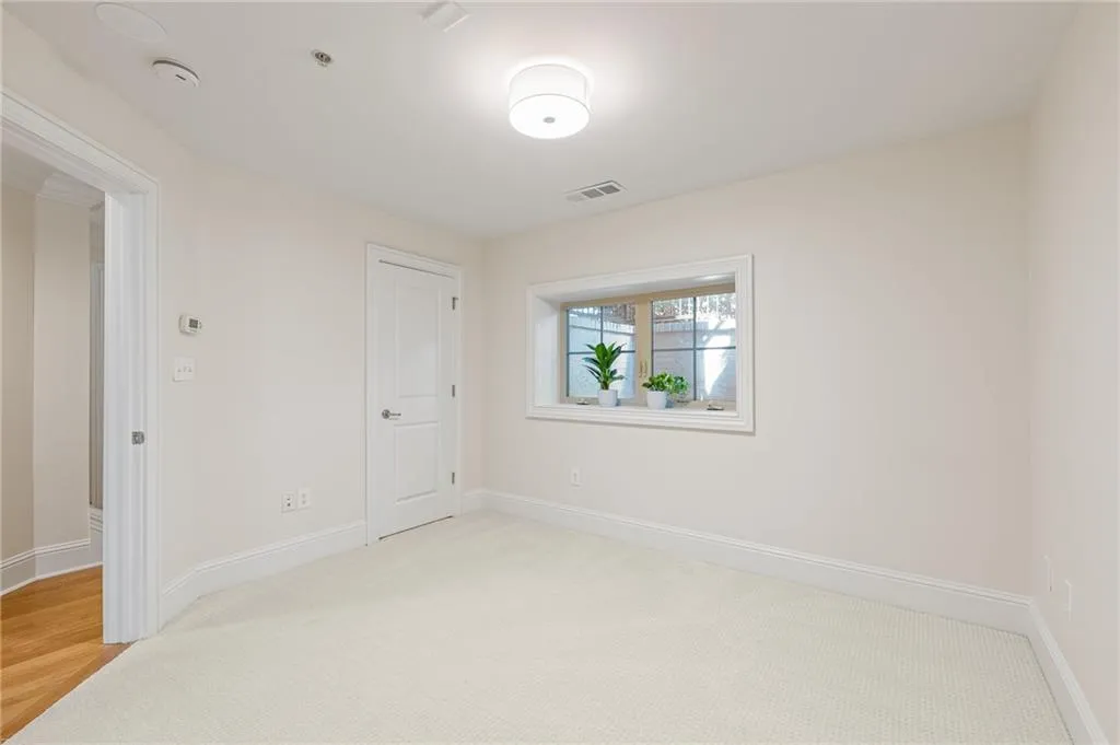 272 Le Gran Bend, Atlanta, Georgia 30328, 2 Bedrooms Bedrooms, ,2 BathroomsBathrooms,Residential,Sold,272 Le Gran Bend,7447293