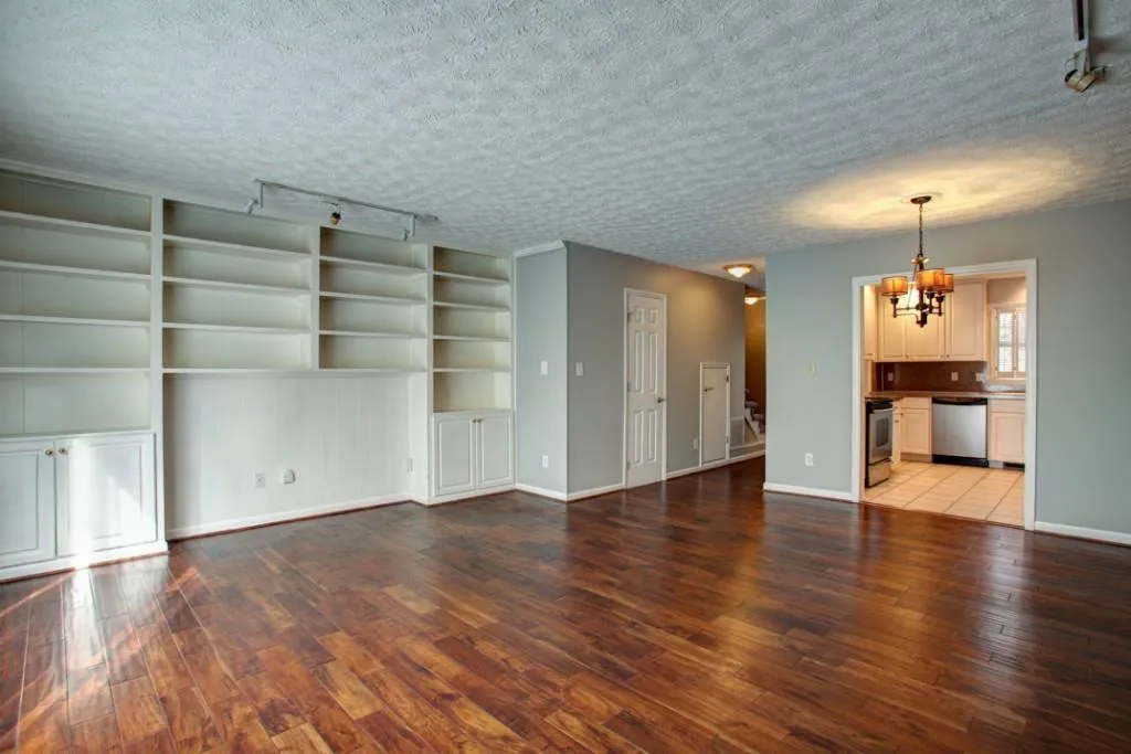 6700 Roswell Road Unit 19f, Atlanta, Georgia 30328, 2 Bedrooms Bedrooms, ,1 BathroomBathrooms,Residential,Sold,6700 Roswell Road Unit 19f,5934143