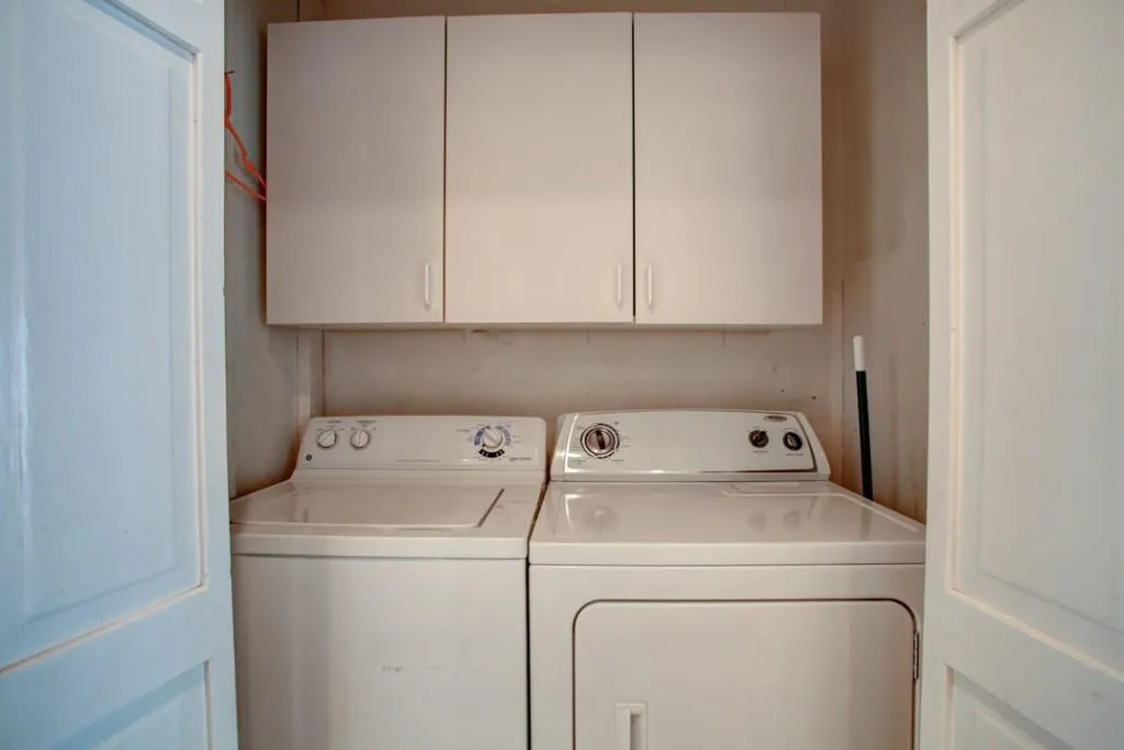 6700 Roswell Road Unit 19f, Atlanta, Georgia 30328, 2 Bedrooms Bedrooms, ,1 BathroomBathrooms,Residential,Sold,6700 Roswell Road Unit 19f,5934143